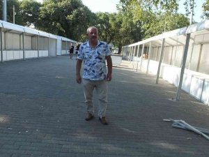 Burhaniye’de Kitap Fuarı İçin Stantlar Kuruldu