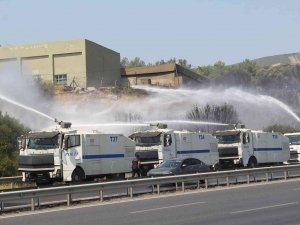 İ̇zmir’de İki İlçede Çıkan Yangınlar Kontrol Altında