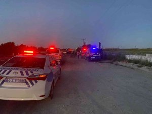 Kaza Yapan Kamyonet Karşı Yönden Gelen Otomobille Kafa Kafaya Çarpıştı: 4’ü Ağır 5 Yaralı