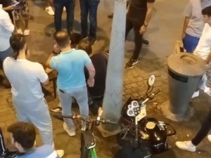 Gençler Arasındaki Kavga Sebebi Şaşırttı: Yolu Paylaşamayınca Bıçakladı