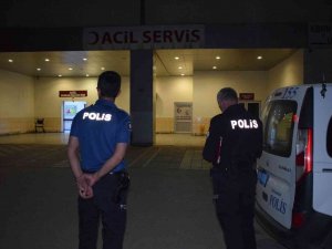 Parkta Alkol Uyarısı Yaptı, Bıçaklandı