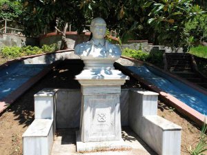 Atatürk’ün Poz Vererek Yaptırdığı Tarihi Büst Termal’de Sergileniyor