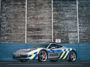 Çekya’da El Konulan Ferrari Polis Filosuna Katıldı