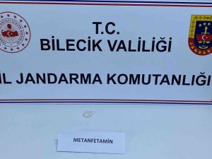 Şüpheli Araçta 18 Gram Metamfetamin Ele Geçirildi