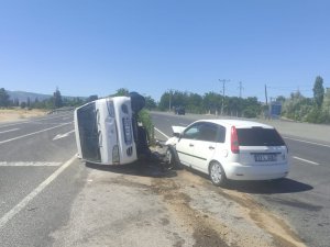 Elazığ’da Pikap İle Kamyonet Çarpıştı: 1 Yaralı