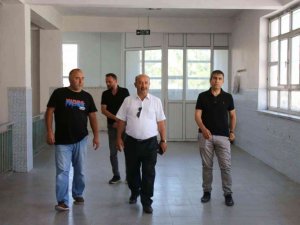 Şule Mete Tetik İ̇mam Hatip Ortaokulu’nda Tamirat Ve Tadilat Çalışmalarını İnceledi