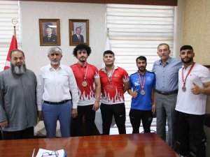 Şampiyon Haltercilerden Müdür Özsoy’a Ziyaret
