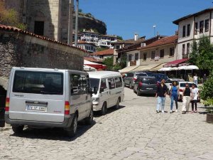 Osmanlı Kenti Safranbolu’daki Park Sorunu Turistleri Ve Esnafı Zor Durumda Bırakıyor