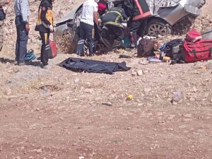 Şanlıurfa’da Otomobil Şarampole Devrildi: 1 Ölü, 1 Yaralı