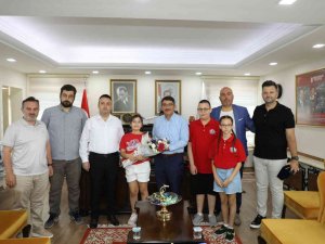 Bilim Sanat Merkezinin Başarılı Öğrencilerinden Başkan Çelik’e Teşekkür