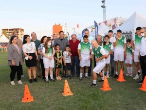 Toroslar’da Yaz Spor Kursları 21 Branşta Devam Ediyor