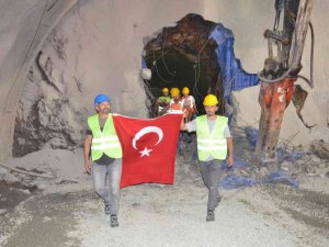 6,2 Milyar Tl’lik Yol Projesinin Tünelinde Işık Göründü