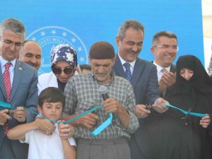 Bakan Mahmut Özer: “2022-2023 Yılı Erzurum’da Eğitim Yatırımı 1 Milyar Liranın Üzerinde Olacak”