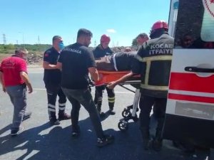Kuzey Marmara Otoyolu’nda Devrilen Kamyonun Sürücüsü Ağır Yaralandı