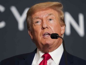 Trump: “Abd’ye Kelimenin Tam Anlamıyla Diz Çöktürüldü”