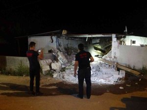Mutfak Tüpü Bomba Gibi Patladı: 2 Yaralı