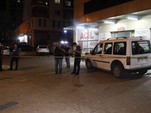 Seyir Halindeki Araca Düzenlenen Silahlı Saldırıda Yolcu Konumundaki Kişi Başından Vuruldu
