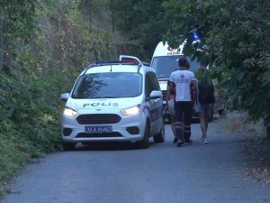Beykoz’da 2 Katlı Binanın Çatısı Alevlere Teslim Oldu