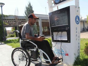 Batman’da Hırsızlar Engelli Vatandaşların Araç Şarj İstasyonlarına Dadandı
