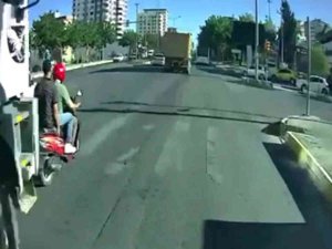 Şanlıurfa’da 2 Kişinin Öldüğü Feci Kaza Kamerada