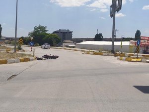 Motosiklet Sürücüsü Yaşlı Adam Karıştığı Kazada Ağır Yaralandı