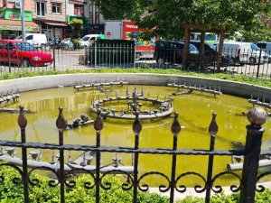 Atatürk Parkı Bakımsızlıktan Kaderine Bırakıldı