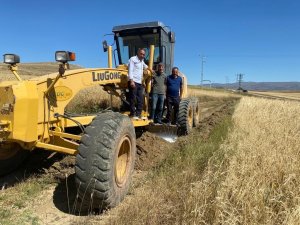 Hasat Döneminde Arazi Yollarında Düzenleme Yapılıyor