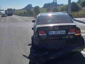 Kamyonun Arkadan Çarptığı Otomobildeki 3 Kişi Yaralandı