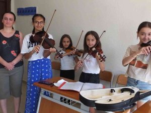 Burhaniyeli Öğrenciler Sonbahar Konserine Hazırlanıyor