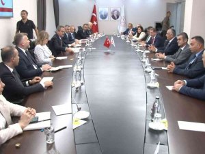 Milli Eğitim Bakanı Özer, Kktc’li Mevkidaşı Çavuşoğlu İle Bir Araya Geldi