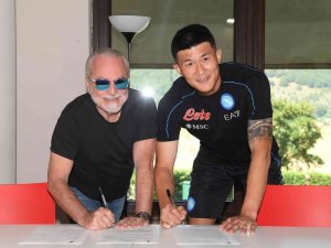 Kim Min-jae Resmen Napoli’de