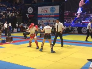 İ̇lk Milli Maçında Şampiyon Olan Sporcunun Bayrak Hassasiyeti