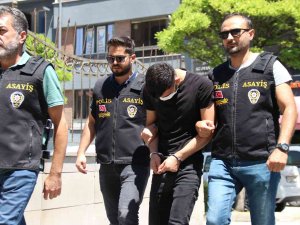 Kendisini Polis Olarak Tanıtıp Evli Çifti Dolandırmaya Çalıştı
