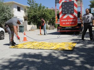 Yaya Geçidi Çizgileri Boyanıyor