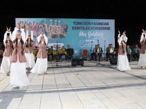 ‘Türk Dünyasından Esintiler’ Konserine Elazığlılar Yoğun İlgi Gösterdi