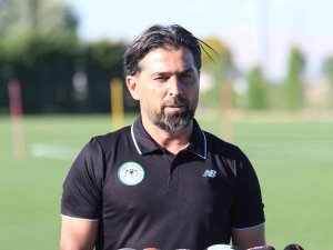 İ̇lhan Palut: “Futbol Bütün Sonuçlara Açık Bir Oyun”
