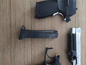 ’Dur’ İhtarına Uymayan Araçtan Ruhsatsız Tabanca Çıktı