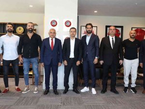 Tpfd Başkanı Saffet Akyüz’den Mehmet Büyükekşi’ye Ziyaret