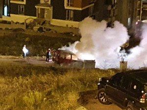 Sinop’ta Hafif Ticari Araç Alev Alev Yandı