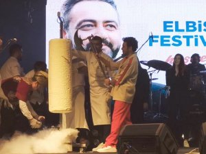 Buray Konser Verdi Balta Ve Satırla Dondurma Kesti