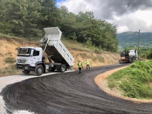 Sinop’ta Köy Yollarına Mıcır Asfalt