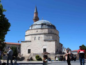 Osmanlı Ahlakını Yansıtan İki Taş, Günümüzde Birçok Kişi Ne Amaçla Kullanıldıklarından Habersiz