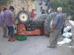 Devrilen Traktörün Altında Kalan Yaşlı Adam Hayatını Kaybetti