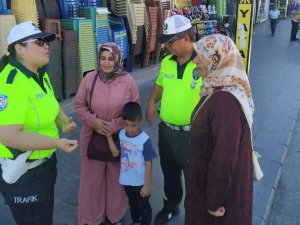 Erzincan’da Trafik Ekipleri Yayaları Bilgilendirdi