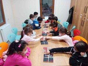 Yaz Tatilinde Eğlenerek Öğreniyorlar