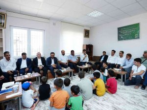 Kırsal Mahalleleri Gezdiler Vatandaşları Dinlediler