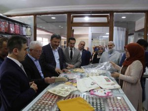 Asya’mın Hobi Evi’nde Kadınlar Hem El Emeklerini Sergileyecek Hem De Kurs Alacak