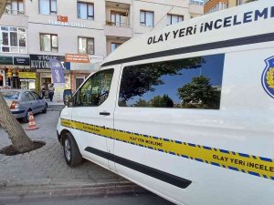 Döviz Bozdurma Bahanesiyle Kuyumcudan 100 Bin Lira Çaldılar