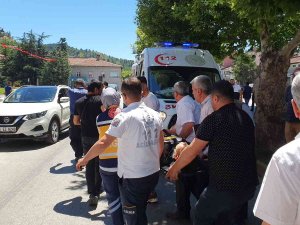 Motosikletin Çarptığı 12 Yaşındaki Çocuk Hastaneye Kaldırıldı