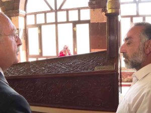 Chp Genel Başkanı Kılıçdaroğlu, Ahmed-i Hani Türbesini Ziyaret Ederek Dua Etti